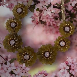 NWT J CREW FLOWER NECKLACE